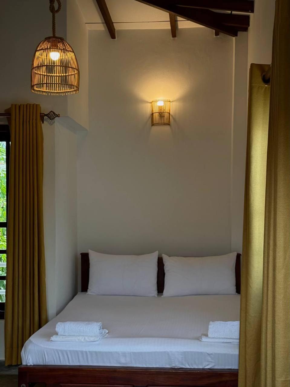 Riverside Cabanas Mirissa Buitenkant foto
